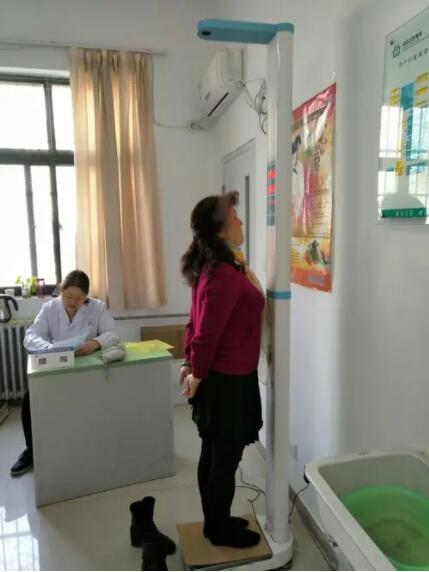 医院测量身高体重的仪器今日看点医院测量身高为什么不用脱鞋子测量？